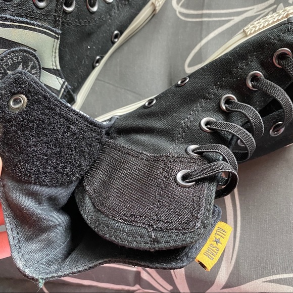 Batman *Limited Edition* All-Star Converse - Picture 13 of 16